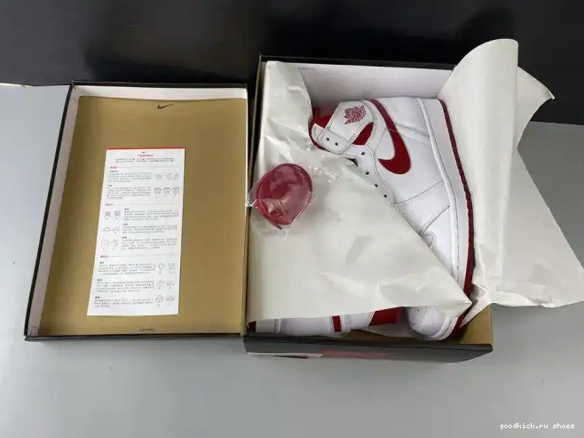 Cheap (2017) Metallic 555088-103 Retro 1 Jordan Air Red 0421
